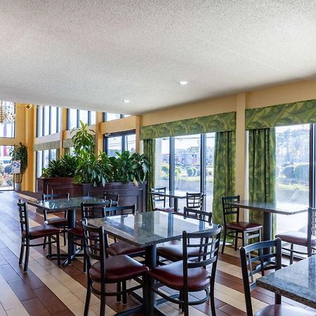 Days Inn By Wyndham Florence/I-95 North Buitenkant foto
