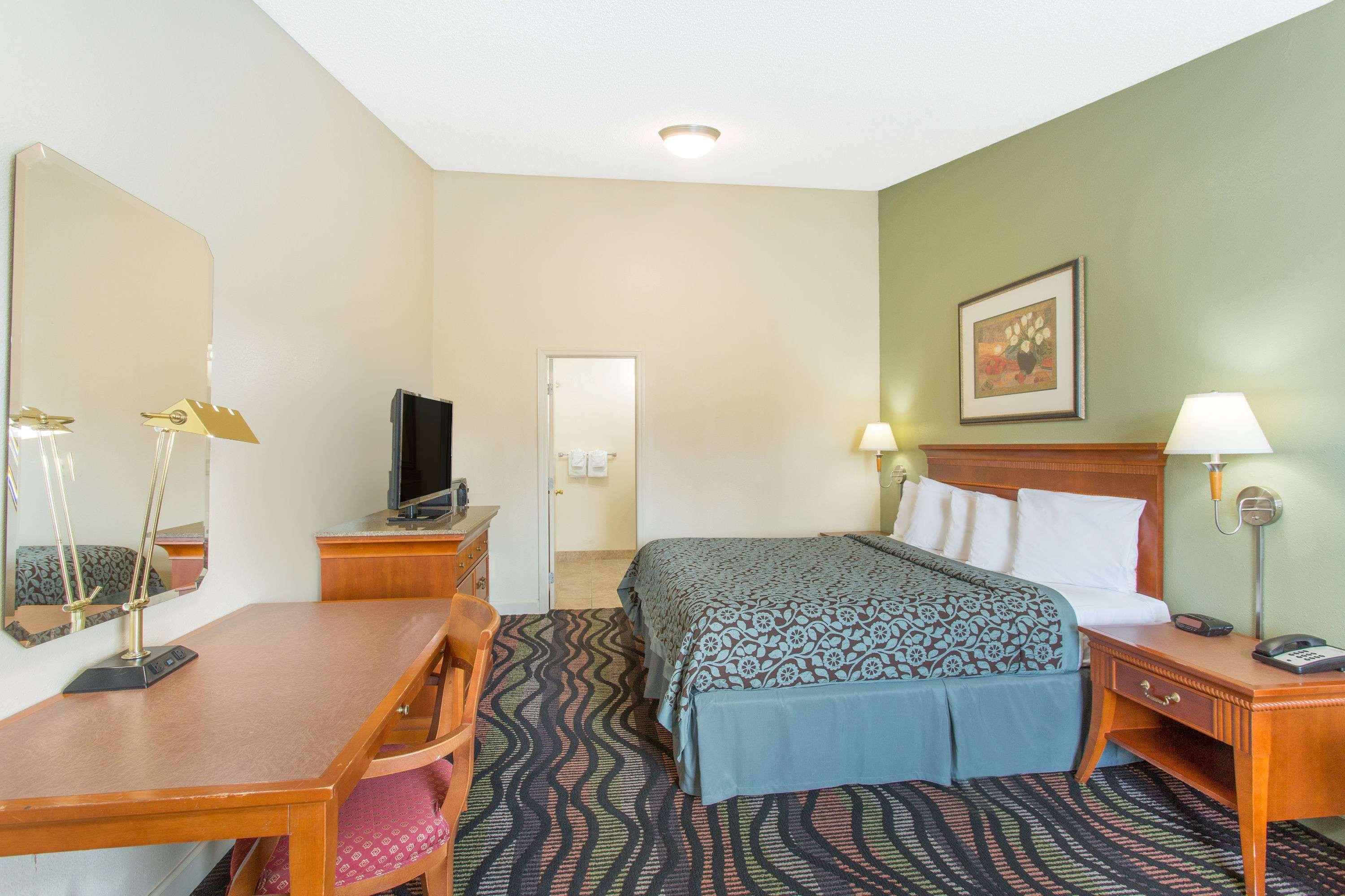 Days Inn By Wyndham Florence/I-95 North Buitenkant foto