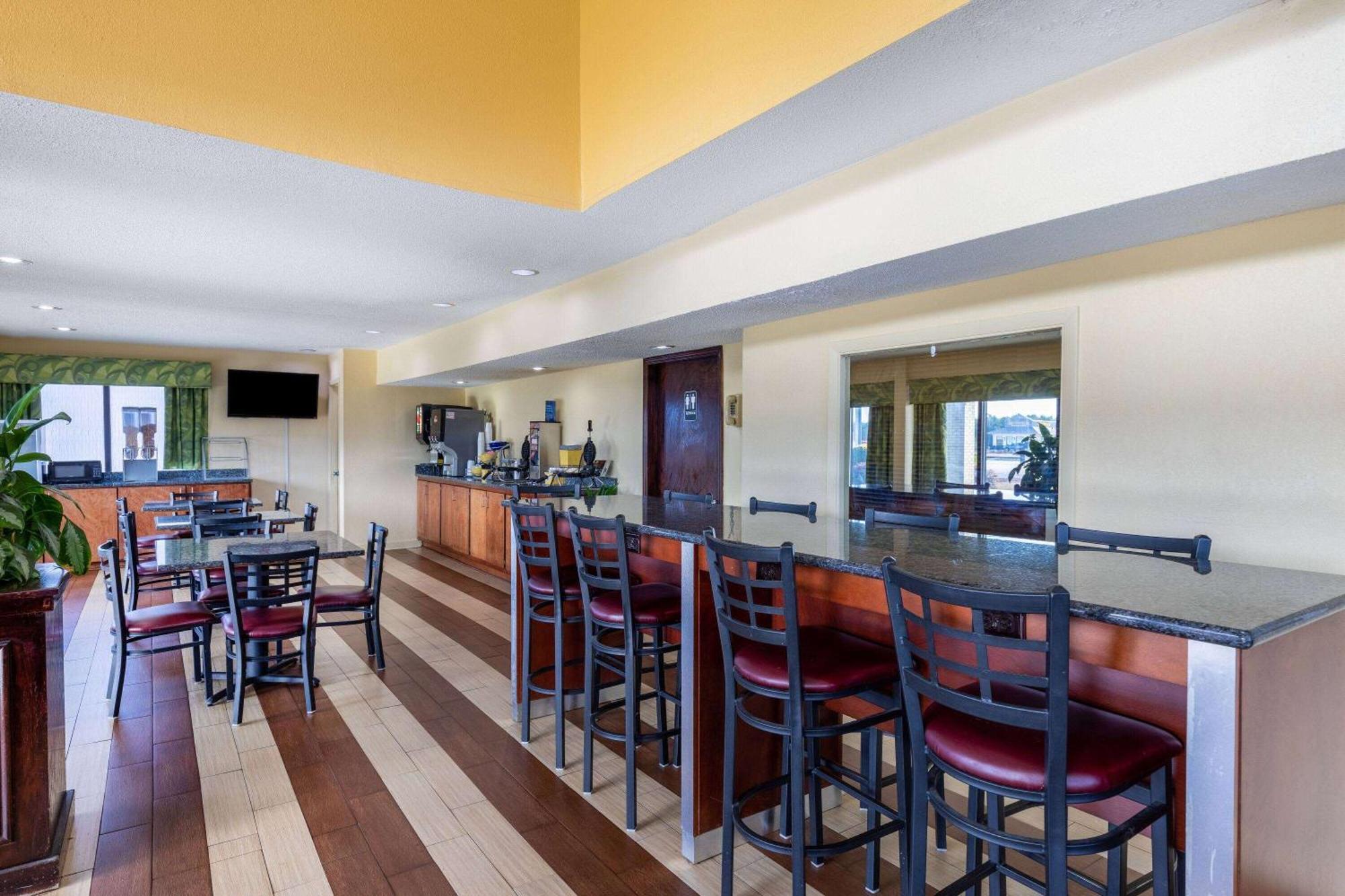 Days Inn By Wyndham Florence/I-95 North Buitenkant foto