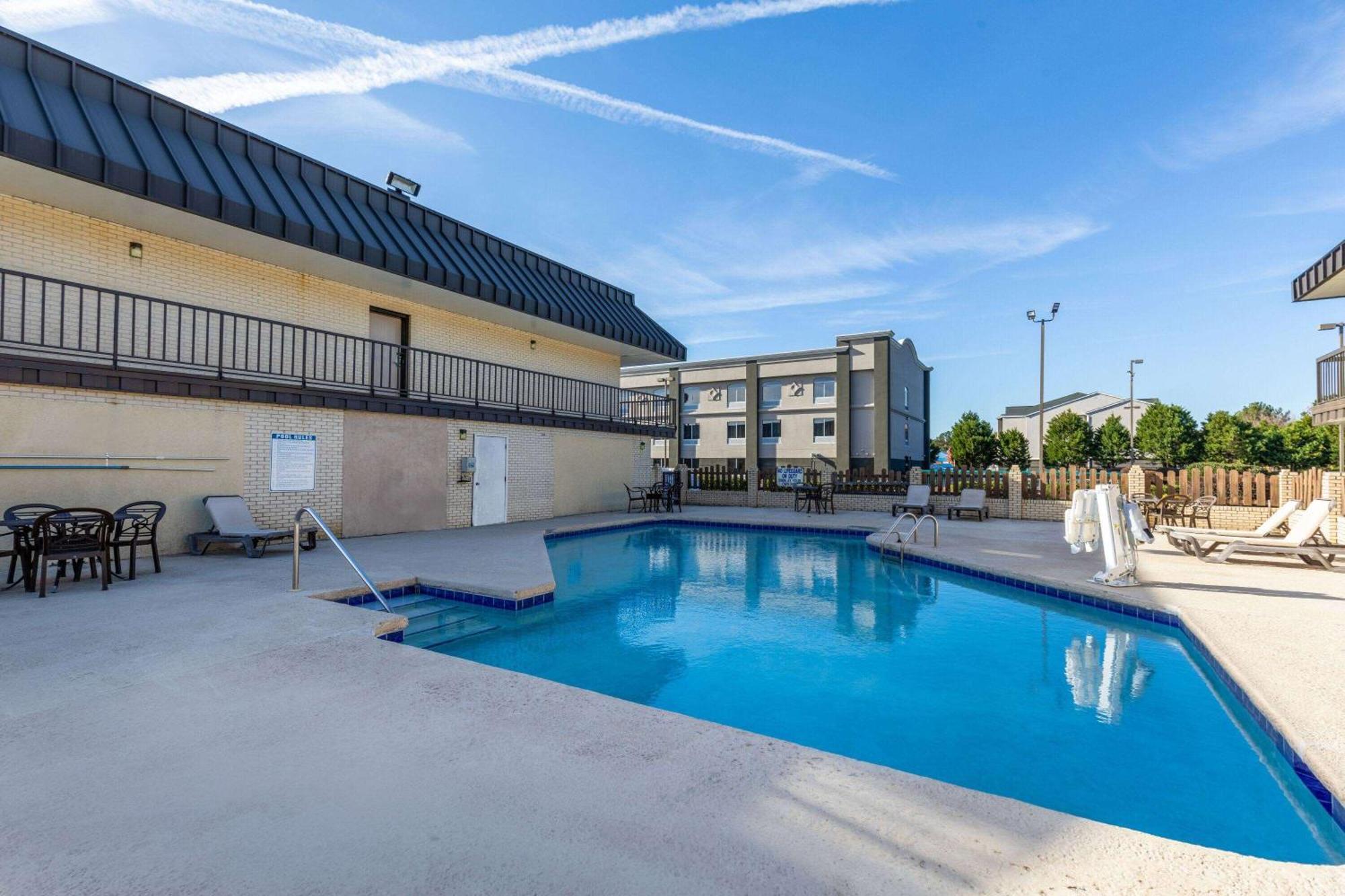 Days Inn By Wyndham Florence/I-95 North Buitenkant foto