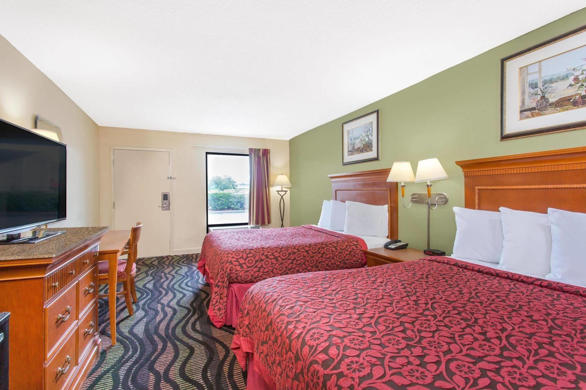 Days Inn By Wyndham Florence/I-95 North Buitenkant foto